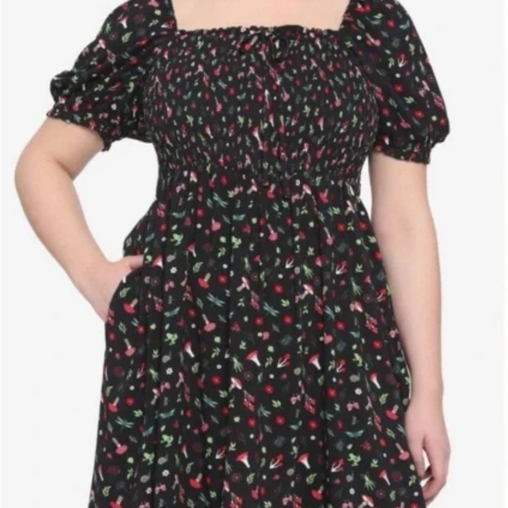 Hot Topic: Fairy Mushrooms Frog Dress 2XL
